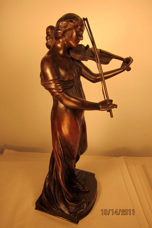 German WOMAN WITH VIOLA in BRONZE, signed M. FAHNRICHOG For Sale