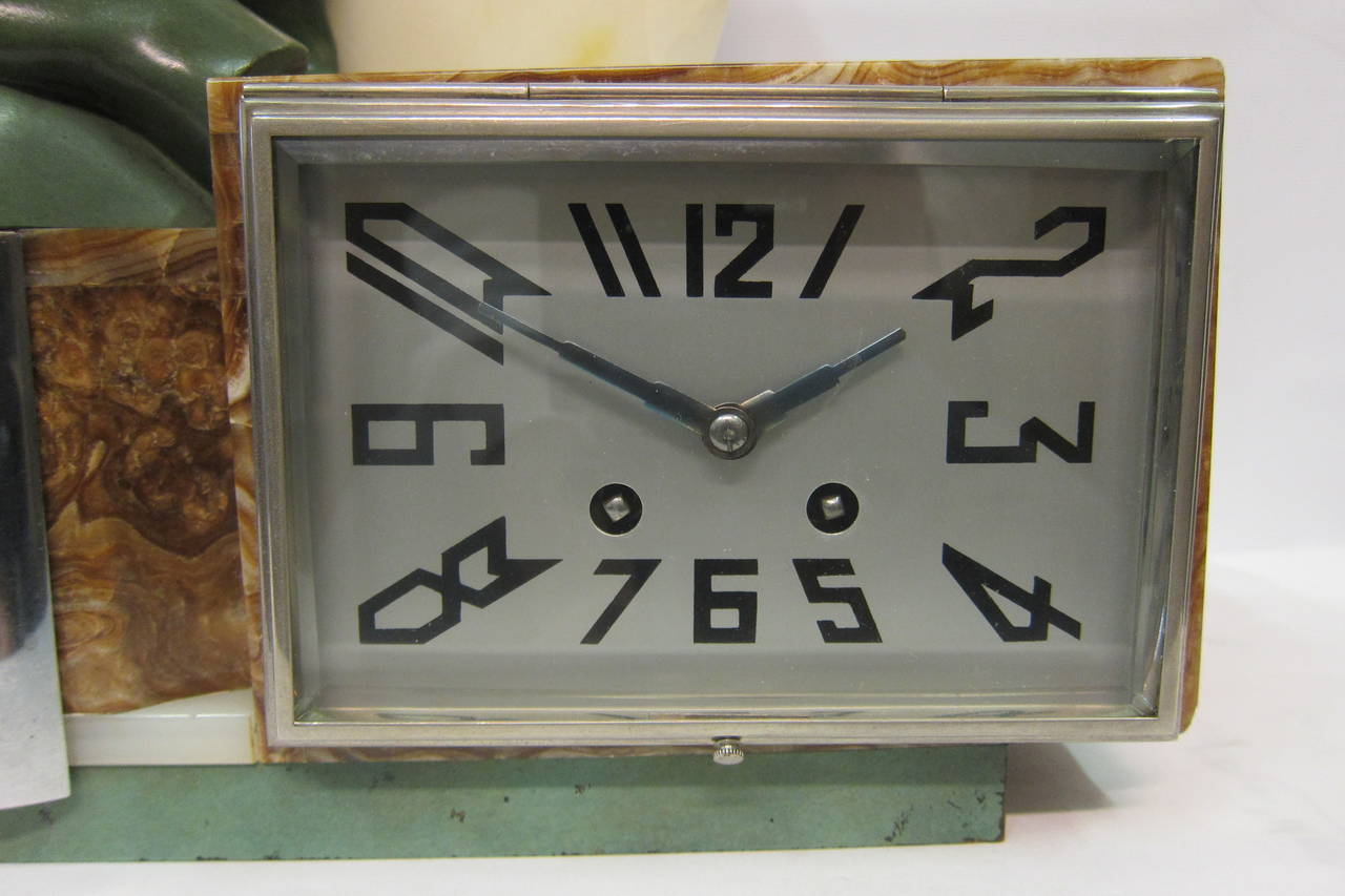 Art Deco Clock In Excellent Condition For Sale In Bronx, NY