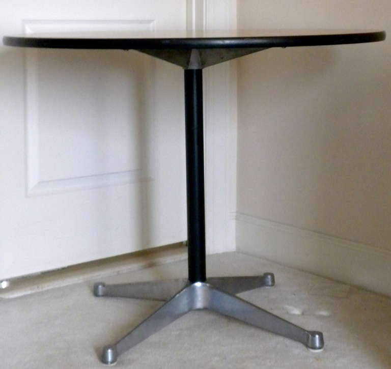 American Original Eames Aluminum Group Pedestal Table for Herman Miller For Sale