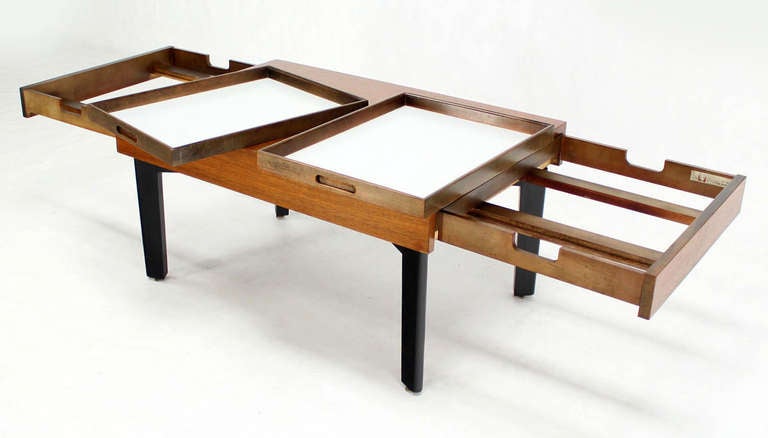 Very nice design high quality craftsmanship walnut coffee table by George Nelson for Herman Miller.