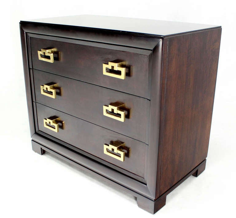 Very nice midcentury three drawer bachelor chest by Kittinger. Outstanding design and craftsmanship.