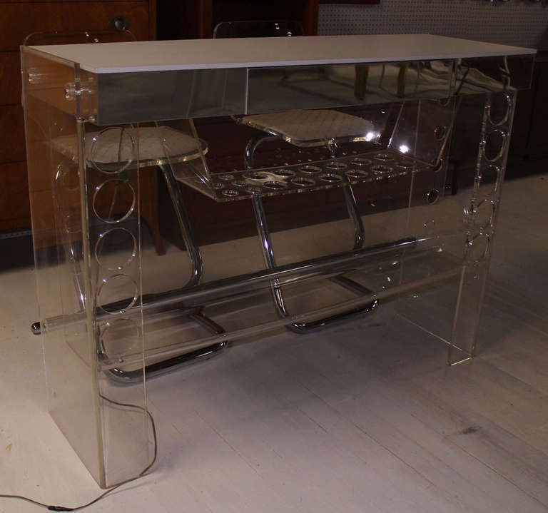 Mid Century Modern Chrome and Lucite Bar with Two Bar Stools In Excellent Condition In Rockaway, NJ