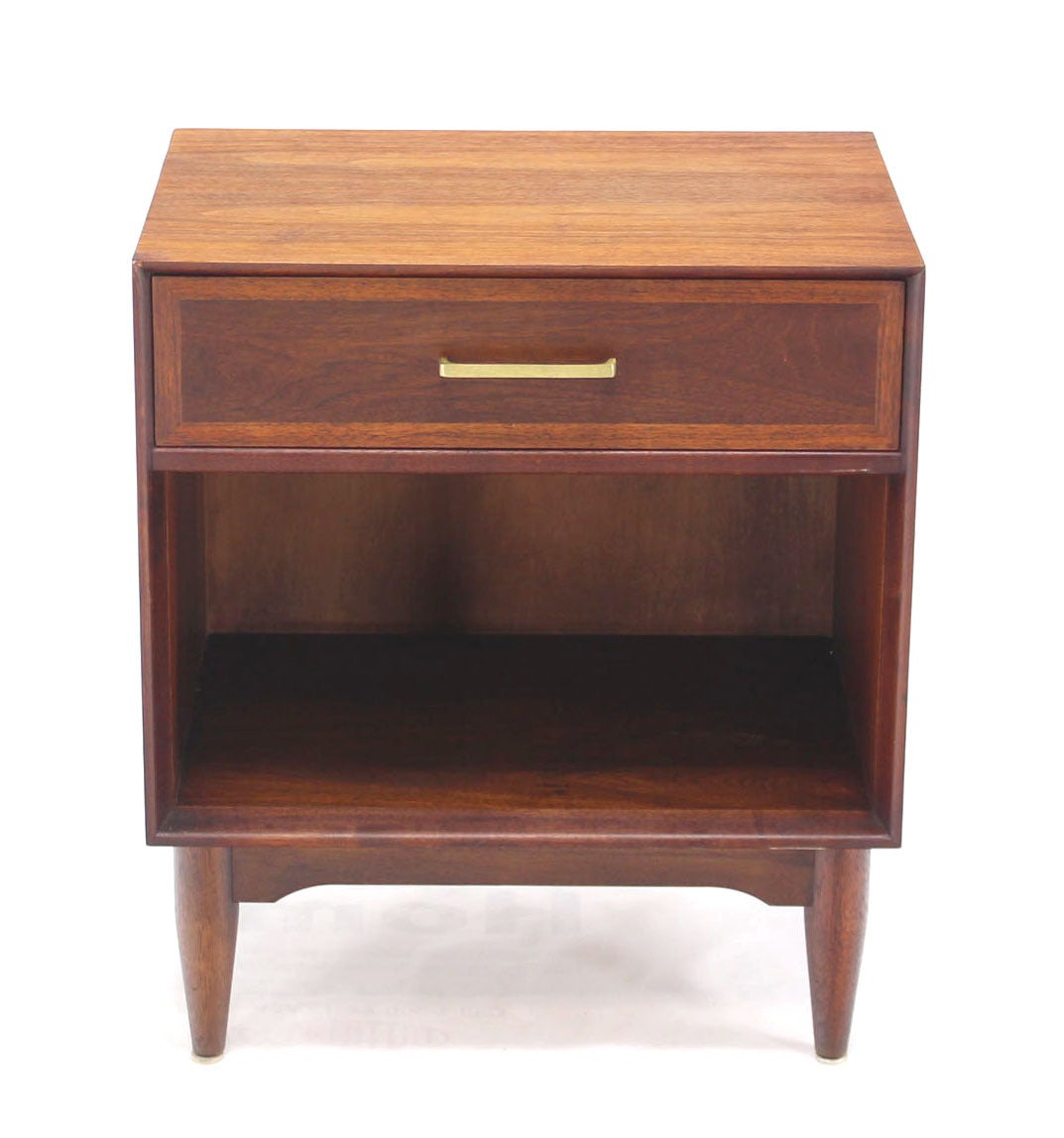 Pair of Mid-Century Modern Walnut End Tables with Brass Pulls In Excellent Condition In Rockaway, NJ