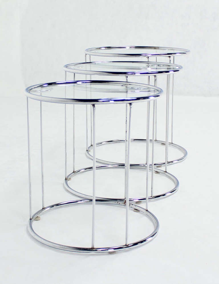 Set of Three Round Chrome and Glass Nesting End Tables by Baughman Decor 4