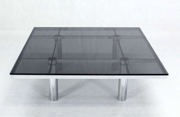 Tobia Scarpa for Knoll Table basse carrée en chrome et verre fumé 3