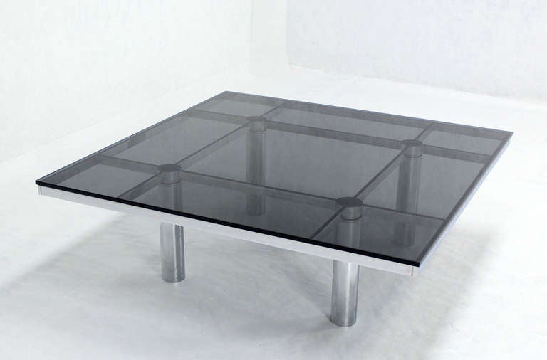 Tobia Scarpa for Knoll Table basse carrée en chrome et verre fumé 4