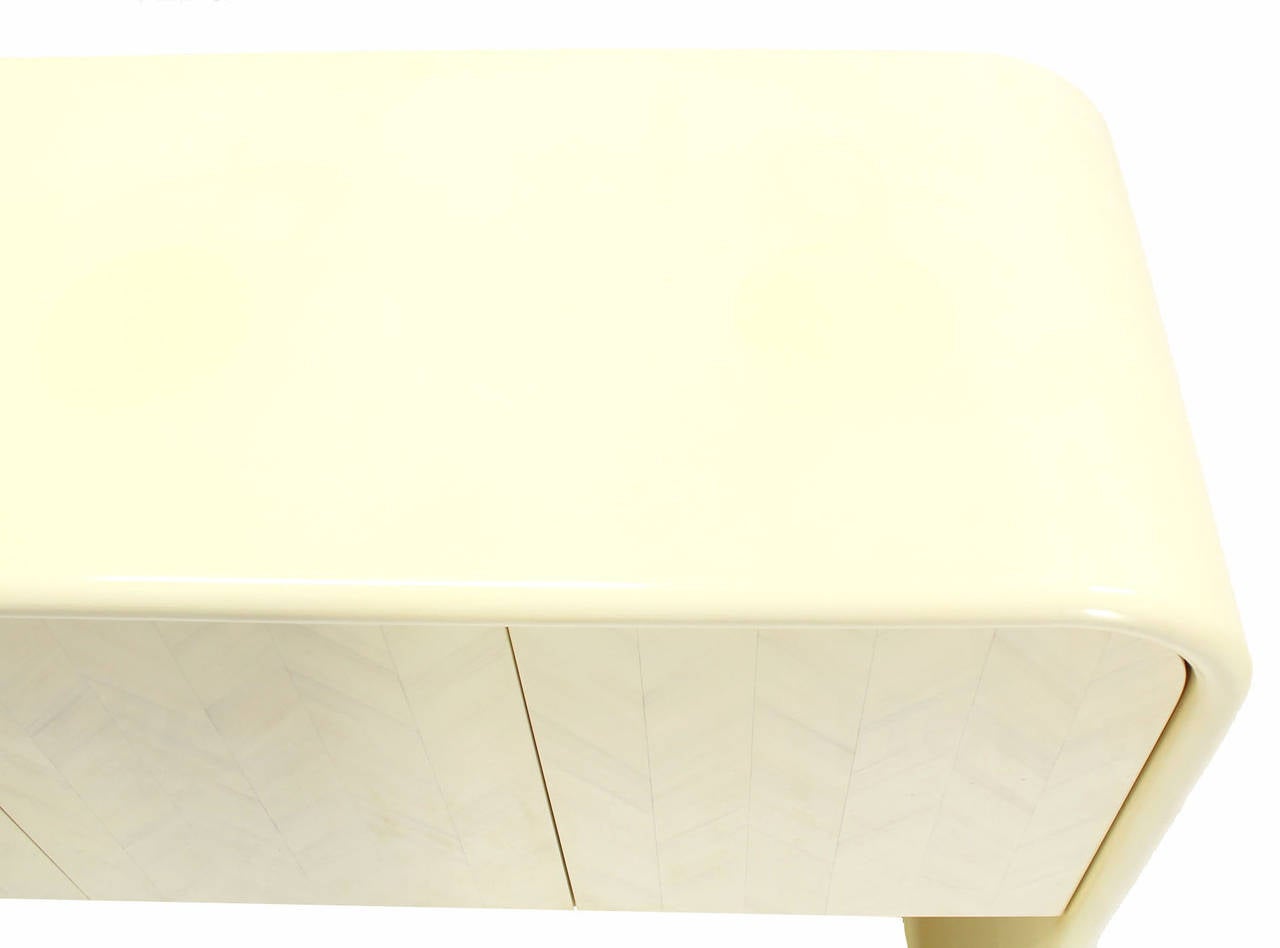 White Lacquer Scroll-Form Credenza Sideboard by Springer In Good Condition In Rockaway, NJ