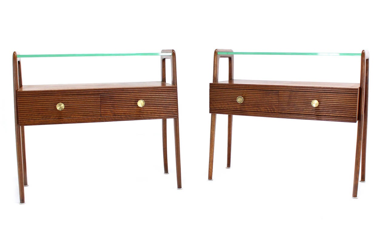 Pair of Italian Mid-Century Modern Walnut End Tables or Night Stands 5