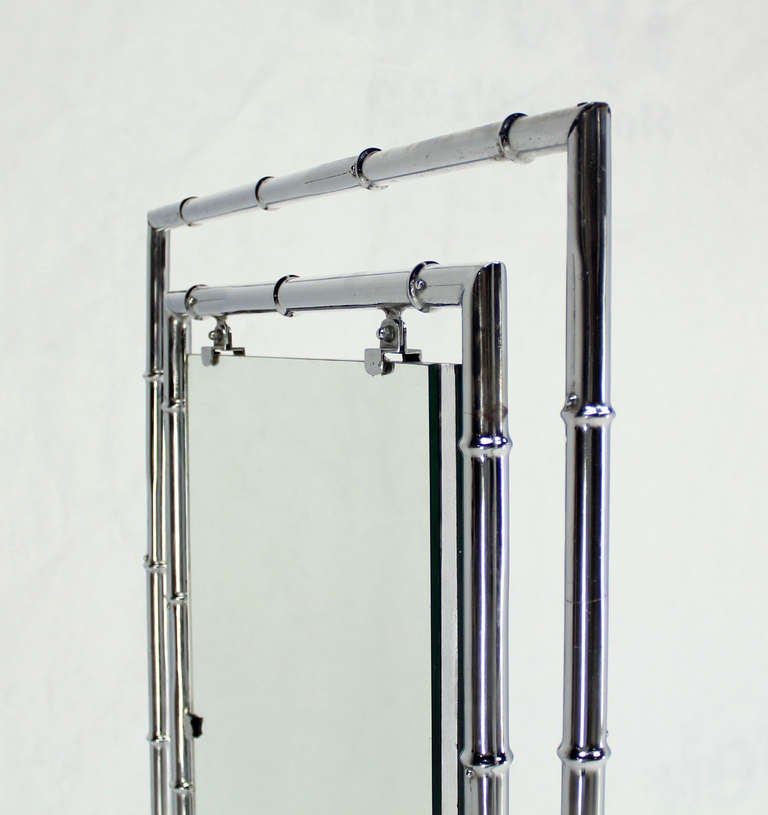 Mid-Century Modern Miroir de sol cylindrique double face en métal chromé et faux bambou mi-siècle moderne