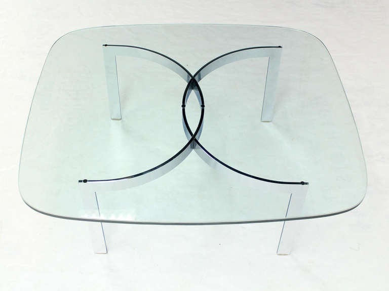 Mid-Century Modern Chrome and Glass-Top Coffee Table In Excellent Condition In Rockaway, NJ