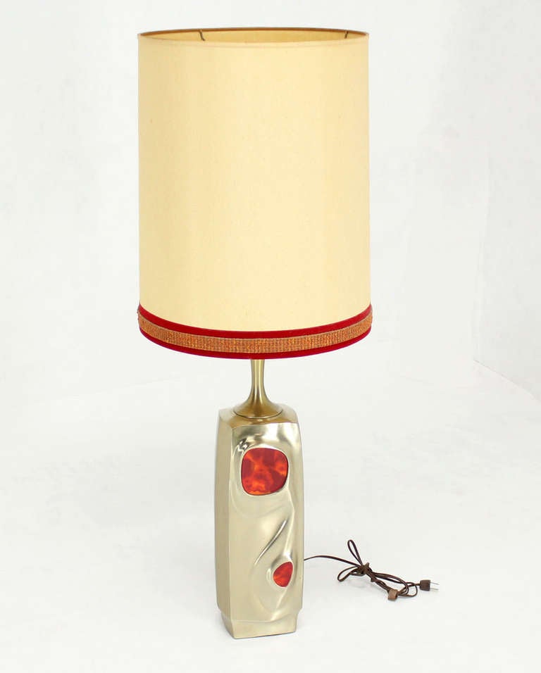 Mid-Century Modern Art Nouveau Style, Cast Metal Base Table Lamp In Excellent Condition In Rockaway, NJ
