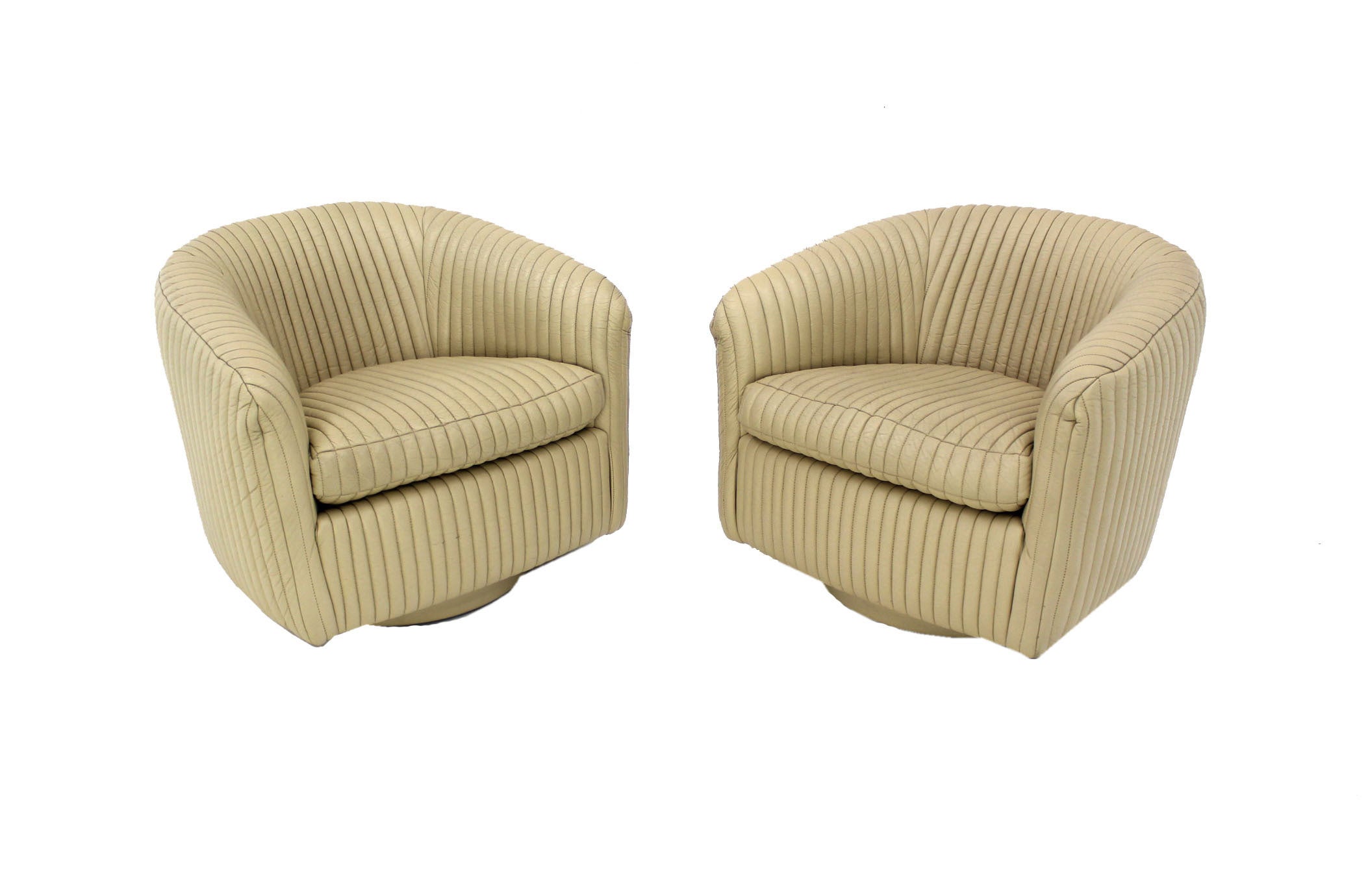 Pair of Mid-Century Modern Baughman Swivel Lounge Chairs in Ribbed Leather