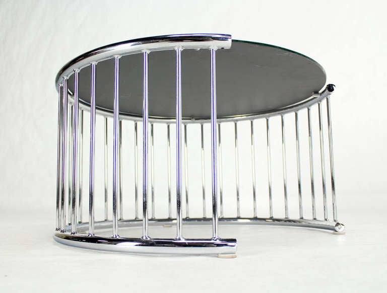 Pair of Circular Chrome Base End Tables with Mirrored Tops In Excellent Condition In Rockaway, NJ