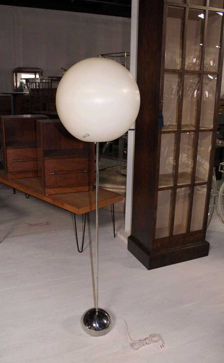 Large Diameter Ball Globe Adjustable Floor Lamp with Chrome Base In Excellent Condition In Rockaway, NJ