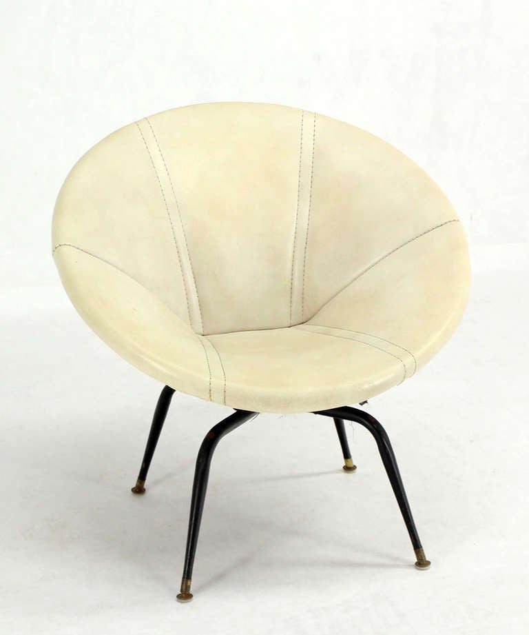 Pair of Mid-Century Modern Swivel Lounge Chairs 4