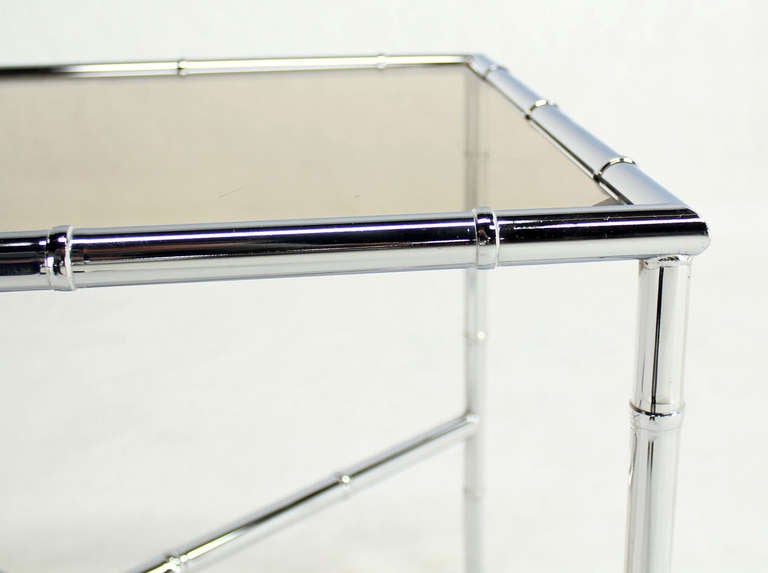 Beistelltische aus Kunstbambus, Chrom und Rauchglas, Paar (Moderne der Mitte des Jahrhunderts)