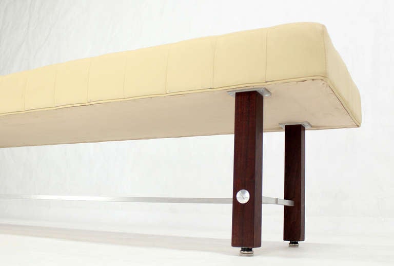 Tufted Upholstery Mid Century Modern Style Long Bench In Excellent Condition In Rockaway, NJ