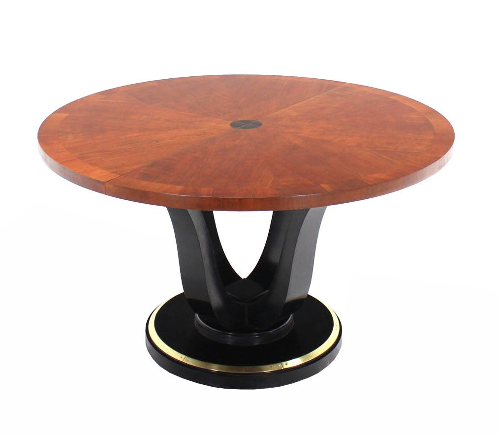 Henredon SinglePedestal Round Dining Table at 1stDibs henredon round