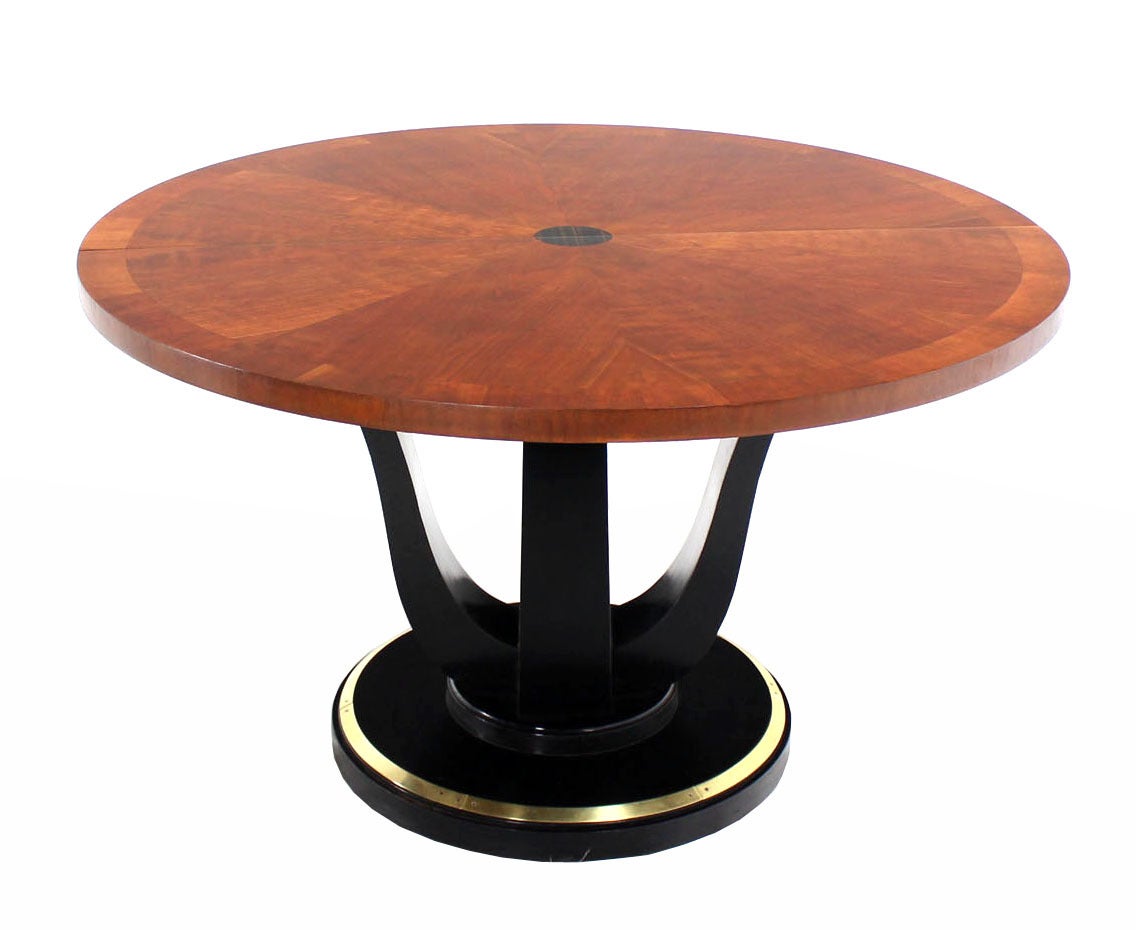 Henredon SinglePedestal Round Dining Table at 1stDibs henredon round