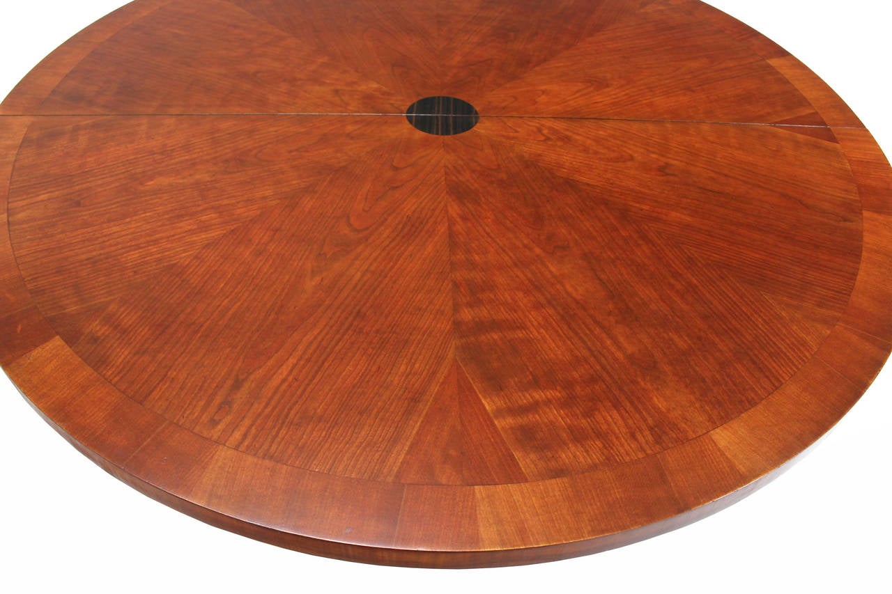 Henredon SinglePedestal Round Dining Table at 1stDibs henredon round