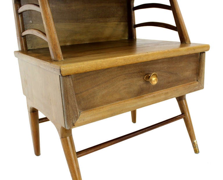 Mid-Century Modern Pair of Mid-Century Danish Modern Night Stands