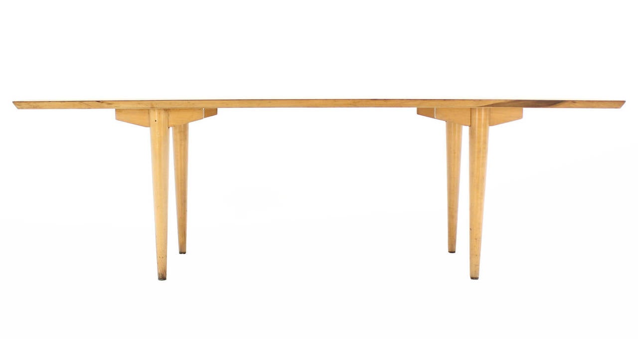 Boat Shape Walnut-Top Mid-Century Modern Coffee Table In Good Condition In Rockaway, NJ