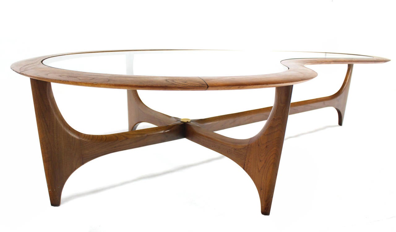 20th Century Organic Kidney Shape Mid-Century Modern Walnut Coffee Table