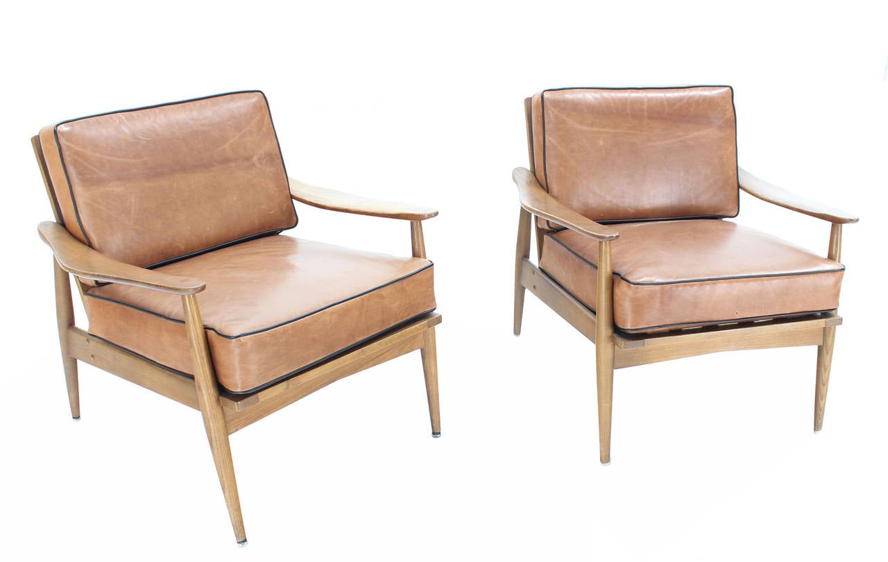 American Pair of Danish Mid-Century Modern Leather Upholstery Lounge Chairs