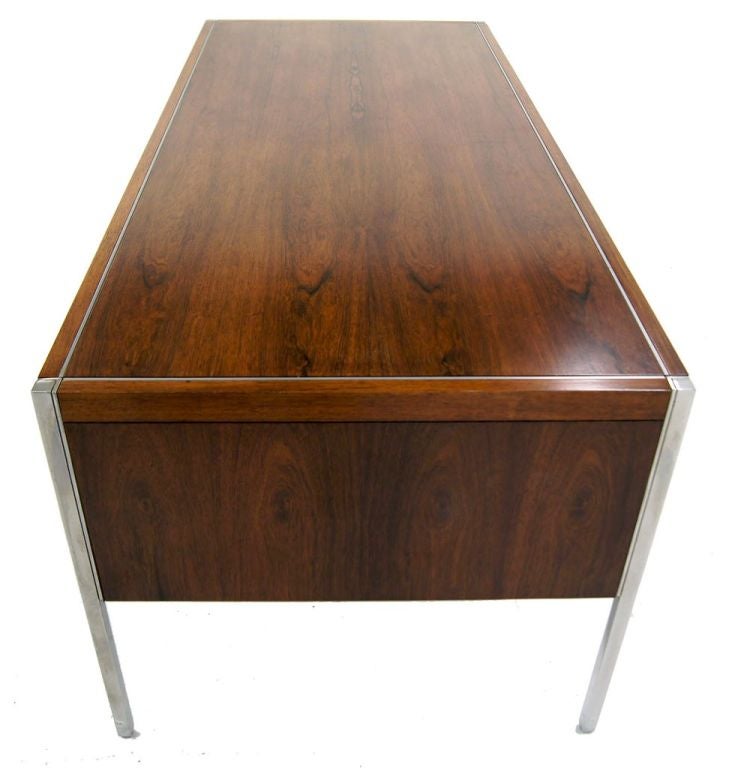 Mid Century Modern Rosewood Desk by Richard Schultz for Knoll 3