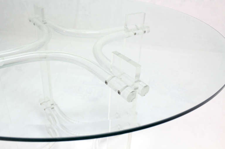 American Lucite Base Round Glass Top Mid-Century Modern Gueridon  Occasional Dining Table