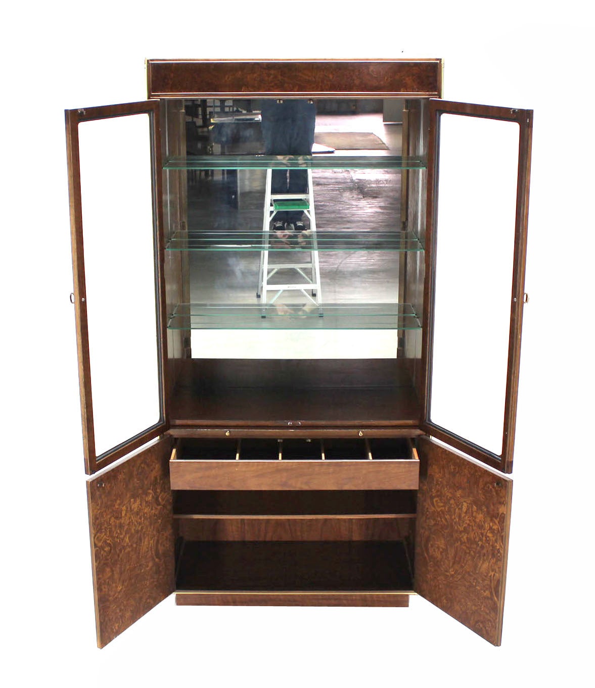glass show cabinet