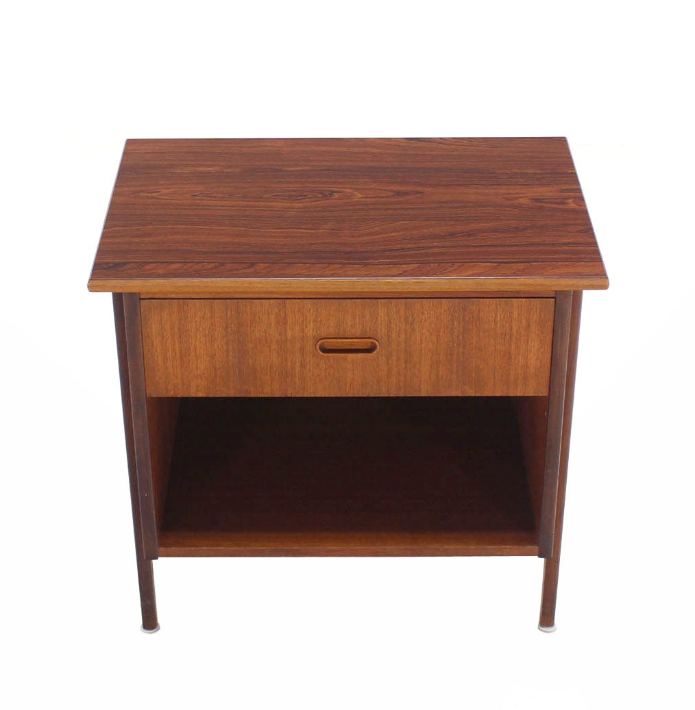 Danish Modern Teak End Table or Night Stand In Excellent Condition In Rockaway, NJ