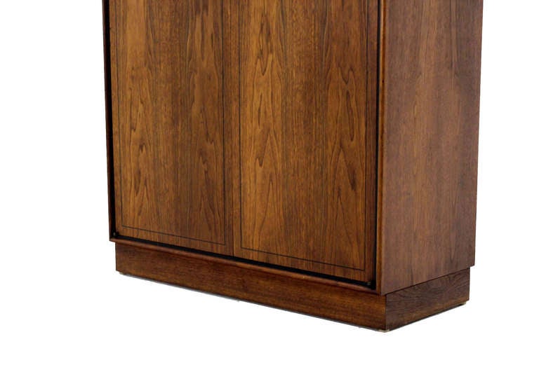 Danish Mid Century Modern Walnut 2 Part Storage Cabinet Bookcase Shelf Wall Unit In Excellent Condition In Rockaway, NJ