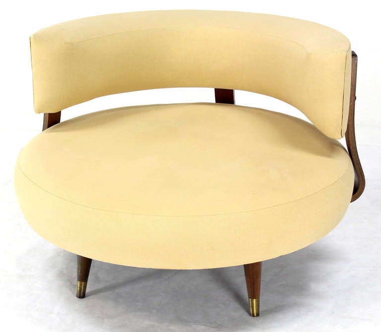 Mid-Century Modern Round Swivel Lounge Chair by Adrian Pearsall In Excellent Condition In Rockaway, NJ