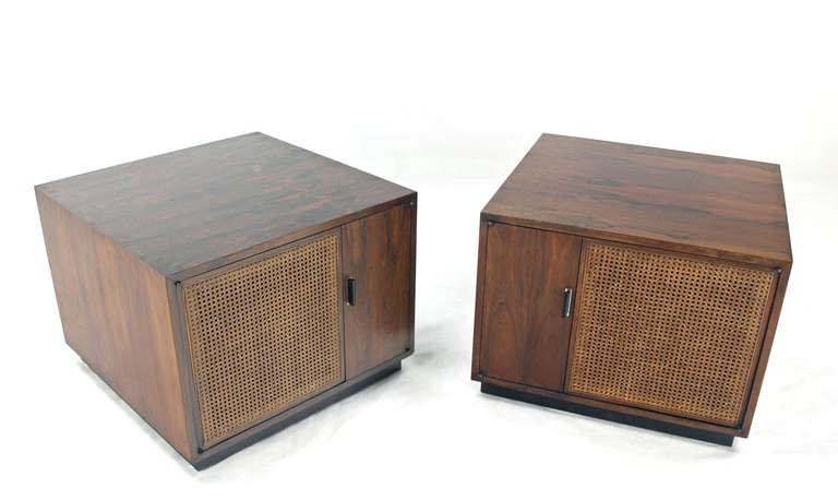 Pair of nice mid century modern rosewood cube end tables stands in style of Harvey Probber.