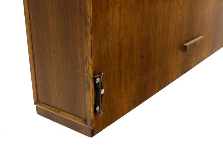 Mid-Century Modern Walnut King Headboard w/ Sliding Doors Compartment Cabinet For Sale 2