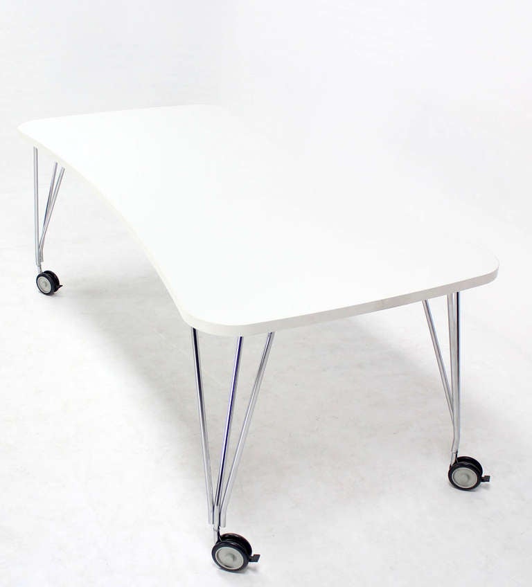 Medium Kartel Max Dining or Conference Table on Wheels 1