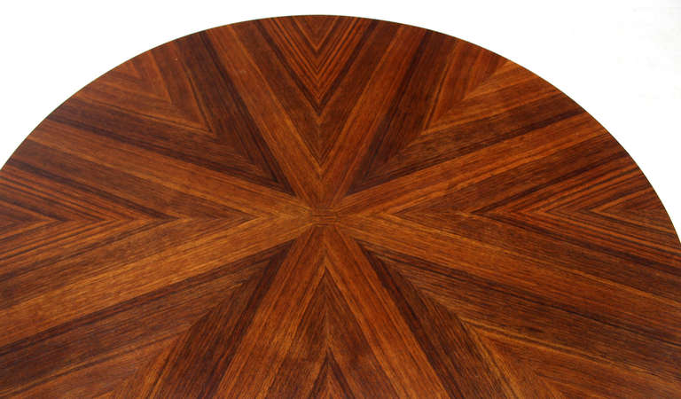 Round Walnut Mid-Century Modern Coffee Center Table by Widdicomb In Good Condition In Rockaway, NJ