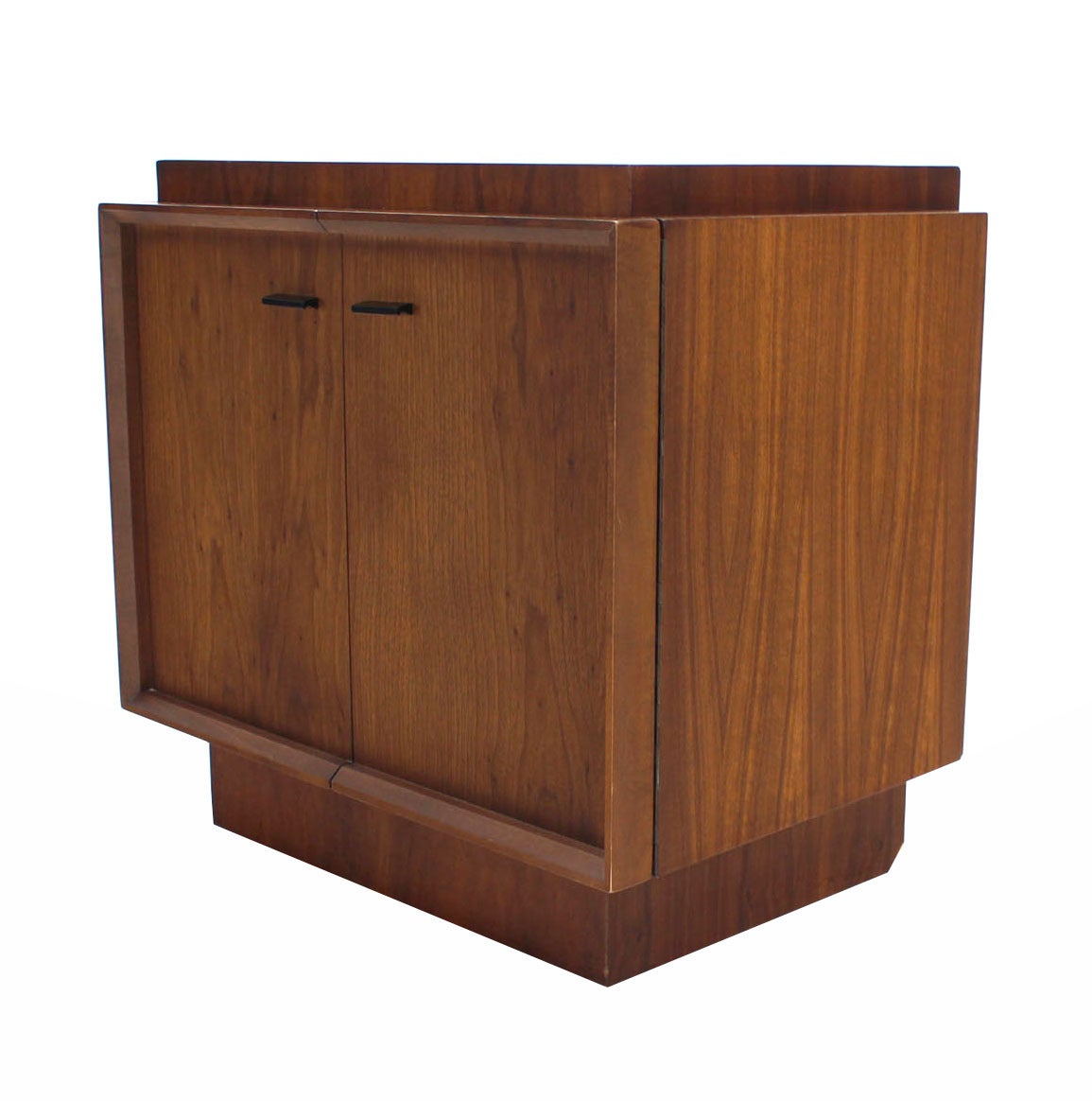 American Pair of Walnut Night Stands or End Tables