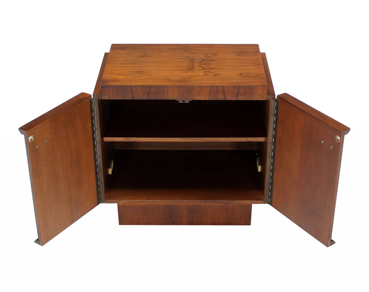 20th Century Pair of Walnut Night Stands or End Tables