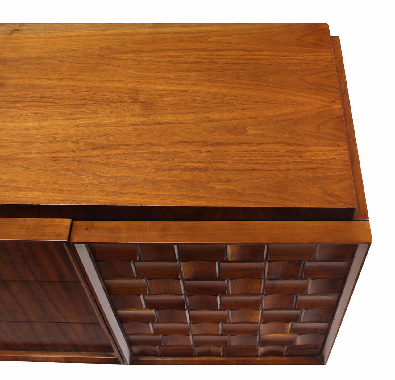 Walnut Credenza with Carved Basket Weave Pattern Doors In Excellent Condition In Rockaway, NJ