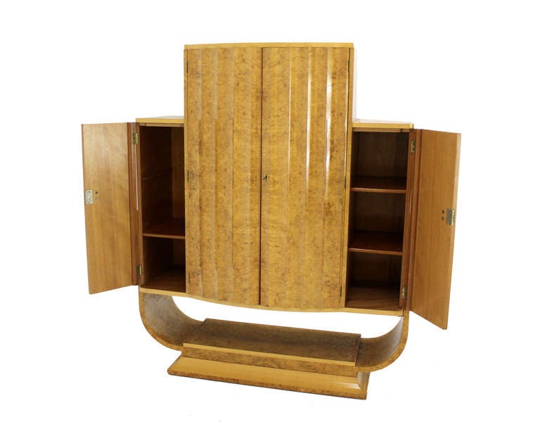 Mid-20th Century Art Deco Liquor Burl Wood Cabinet Bar w/ Bakelite Pulls