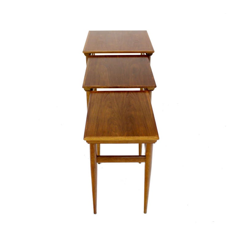 Set of 3 Walnut Mid Century Modern Nesting Side End Tables 1