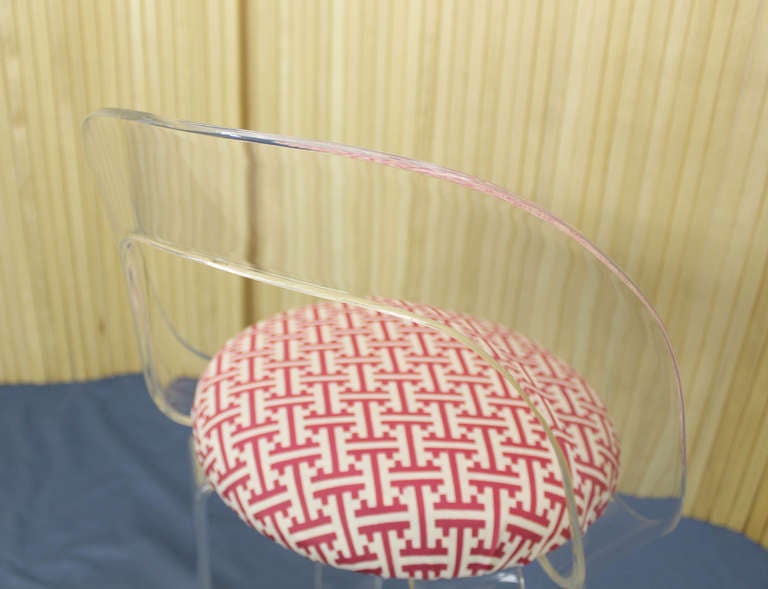 Mid-Century Modern Lucite Vanity Chair or Piano Stool In Excellent Condition In Rockaway, NJ
