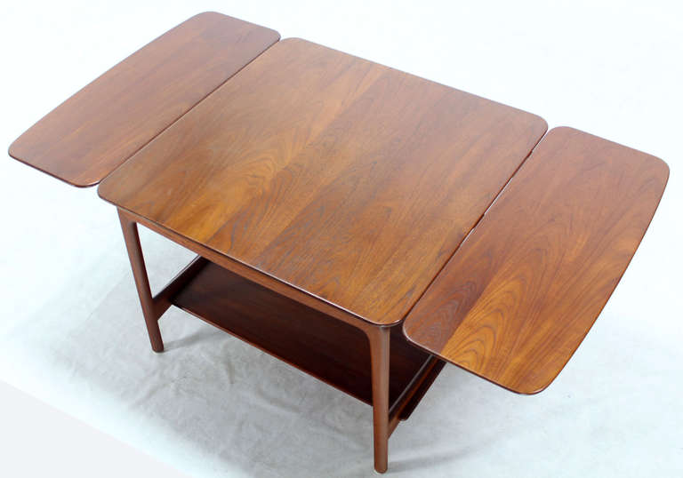 Square Solid Teak  Drop Leaf Coffee end Table In Excellent Condition In Rockaway, NJ