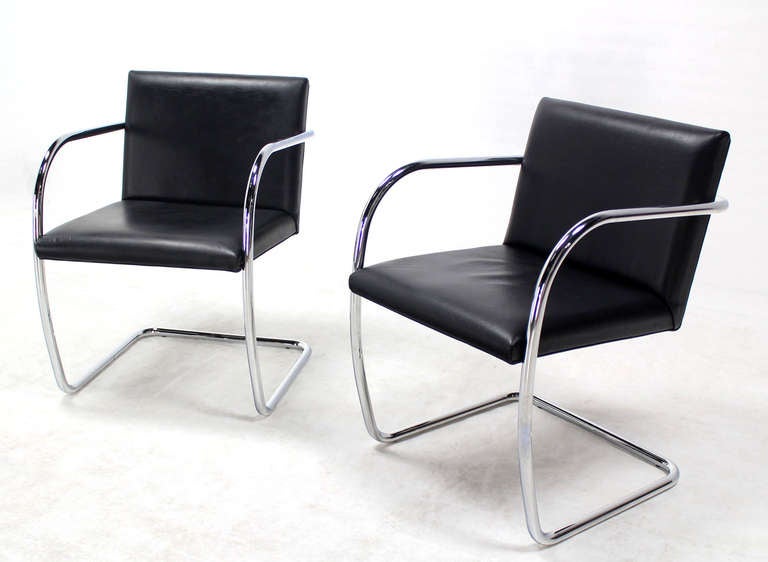 20th Century Pair of Mid-Century Modern Leather and Chrome Brno Chairs, Bauhaus