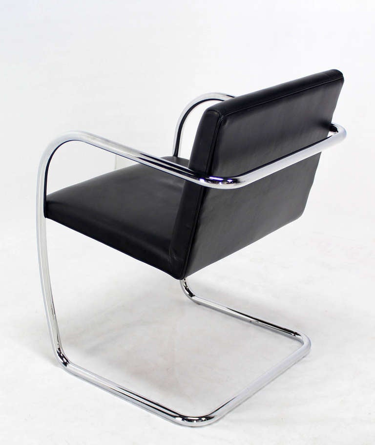 Pair of Mid-Century Modern Leather and Chrome Brno Chairs, Bauhaus In Excellent Condition In Rockaway, NJ