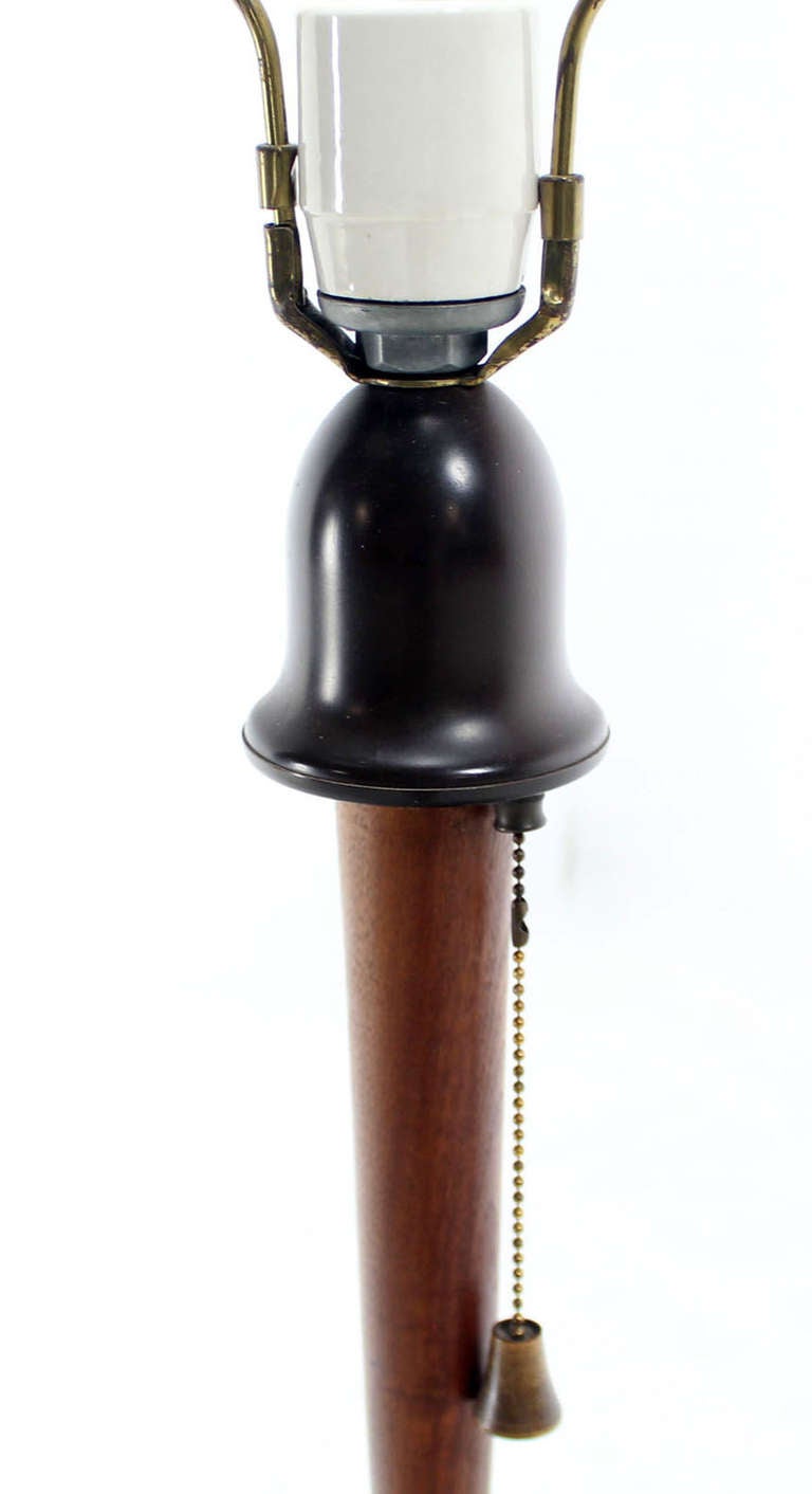 Very nice mid-century modern walnut base table lamp possibly designed by Adrian Pearsall.
