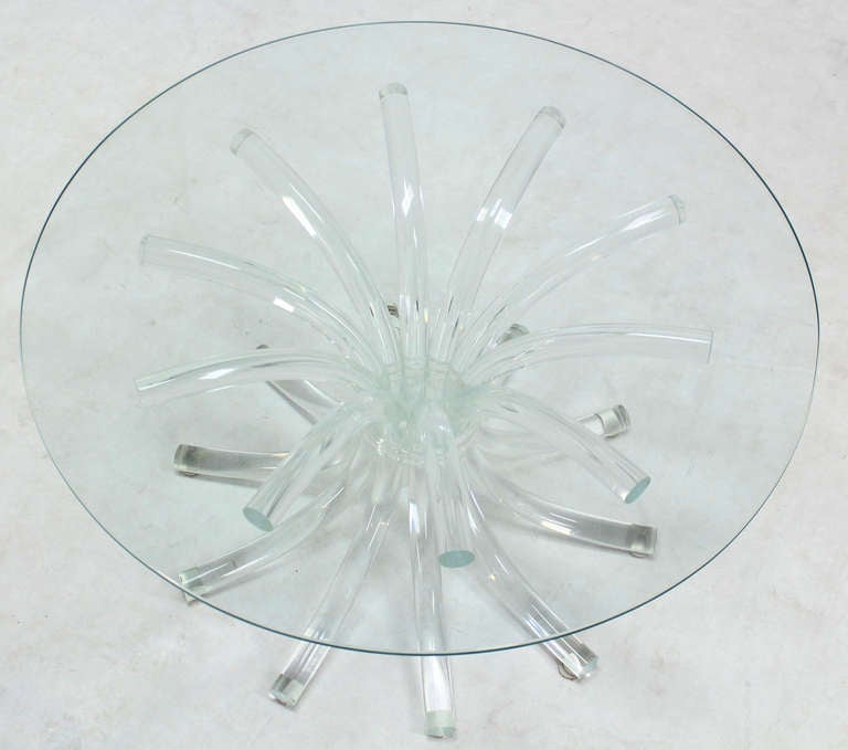 Mid-Century Modern Lucite Sunburst Base with Round Glass-Top Center Table In Excellent Condition In Rockaway, NJ