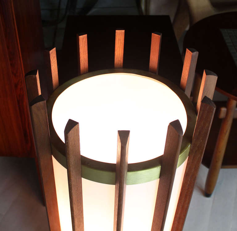 Danish Walnut Mid Century Modern Cylinder Shape Table Lamp In Excellent Condition In Rockaway, NJ
